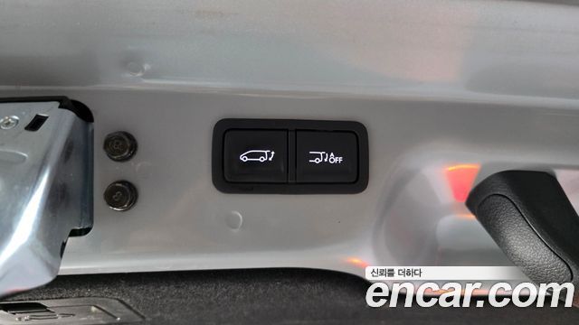 Hyundai Staria 2025 — photo 23