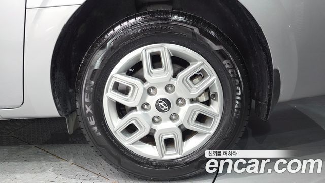 Hyundai Staria 2025 — photo 7