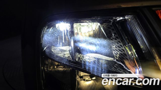 Hyundai Staria 2025 — photo 8