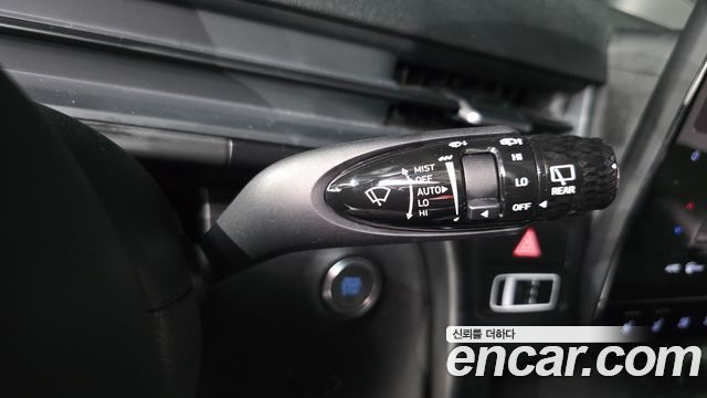 Hyundai Staria 2025 — photo 28