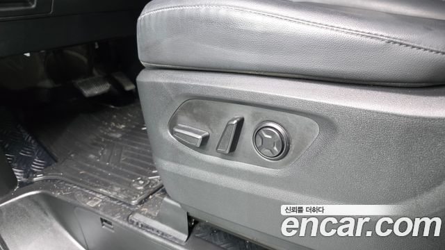 Hyundai Staria 2025 — photo 31