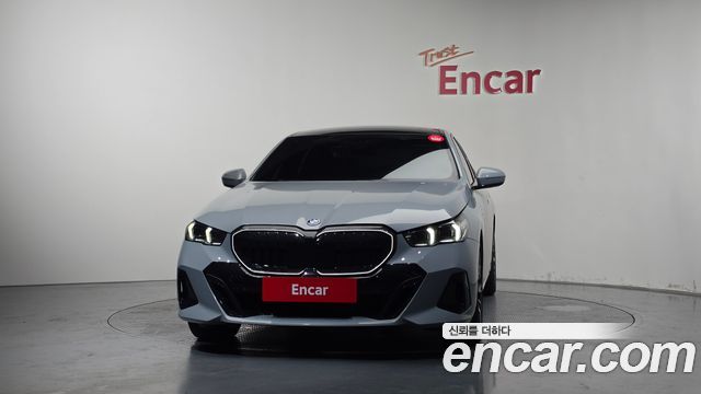 BMW 5-Series 2025 — photo 3