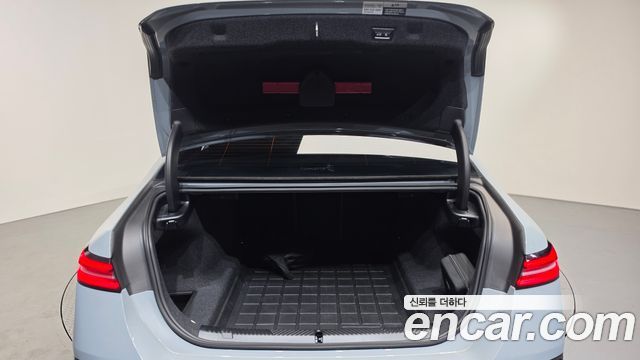 BMW 5-Series 2025 — photo 20