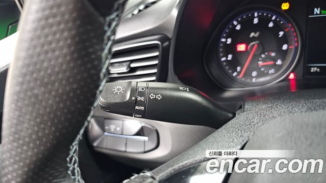 Hyundai Veloster 2019 — photo 24