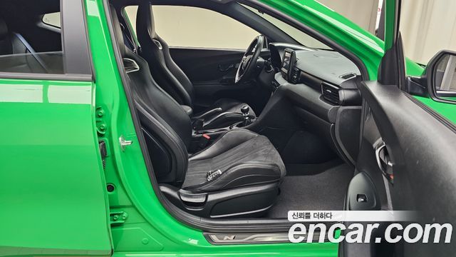 Hyundai Veloster 2019 — photo 16