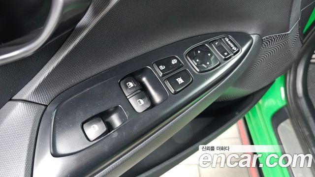 Hyundai Veloster 2019 — photo 29