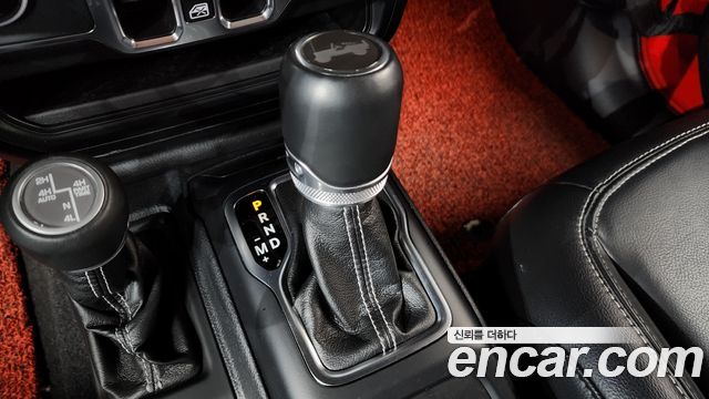Jeep Wrangler 2021 — photo 9