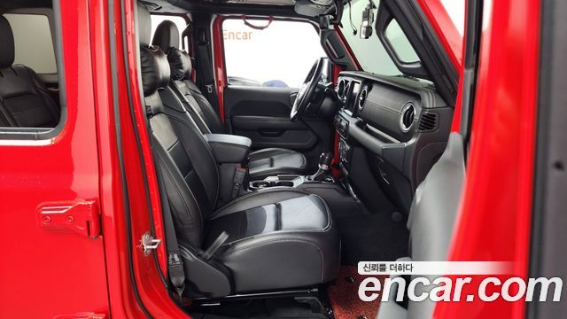 Jeep Wrangler 2021 — photo 11