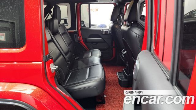 Jeep Wrangler 2021 — photo 12