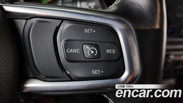 Jeep Wrangler 2021 — photo 16