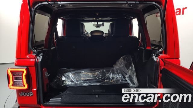 Jeep Wrangler 2021 — photo 20