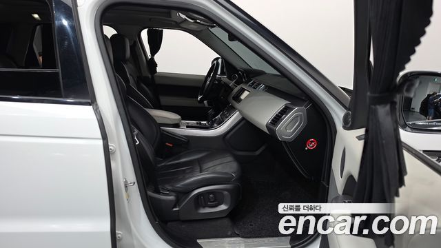 Land Rover Range Rover Sport 2016 — photo 11