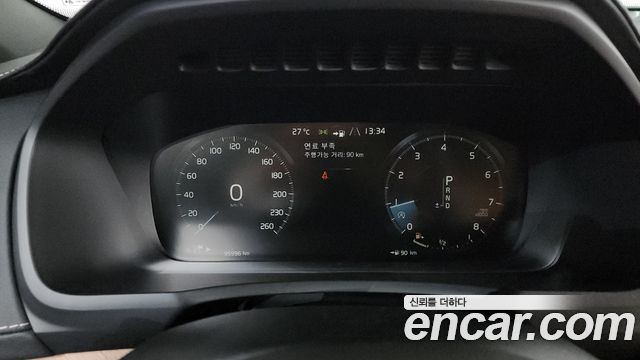 Volvo XC90 2019 — photo 8