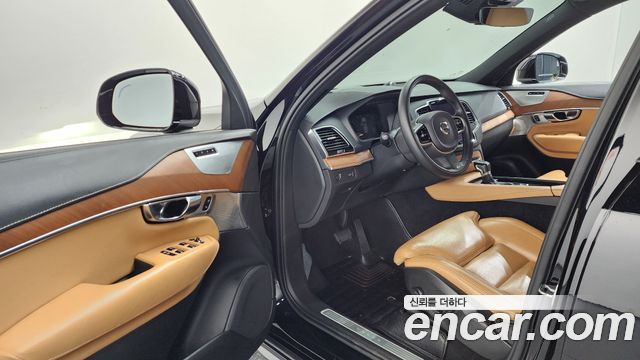 Volvo XC90 2019 — photo 10