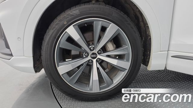 Audi Q8 2021 — photo 5