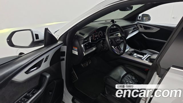 Audi Q8 2021 — photo 10