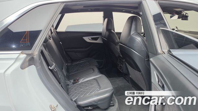 Audi Q8 2021 — photo 11