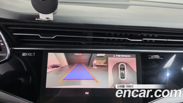 Audi Q8 2021 — photo 13