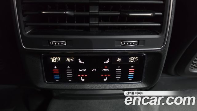 Audi Q8 2021 — photo 18