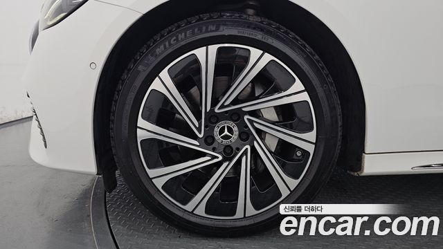 Mercedes-Benz E-Class 2024 — photo 5