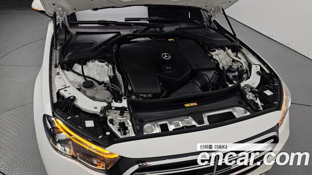 Mercedes-Benz E-Class 2024 — photo 6