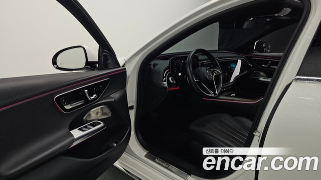 Mercedes-Benz E-Class 2024 — photo 13