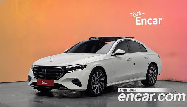 Mercedes-Benz E-Class 2024 — photo 1