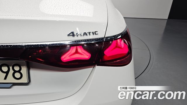 Mercedes-Benz E-Class 2024 — photo 9