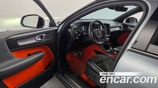 Volvo XC40 2019 — photo 10