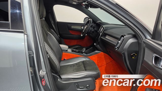 Volvo XC40 2019 — photo 11