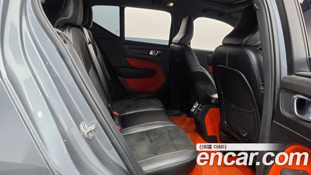 Volvo XC40 2019 — photo 12