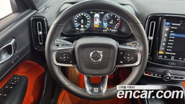 Volvo XC40 2019 — photo 13