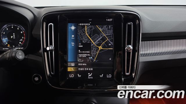 Volvo XC40 2019 — photo 14