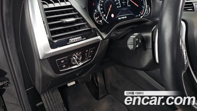 BMW X3 2019 — photo 28