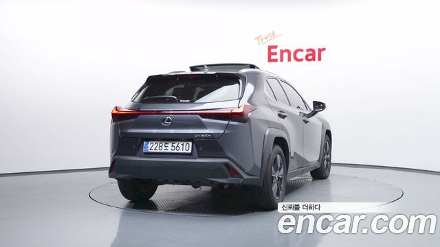 Lexus UX 2026 — photo 4