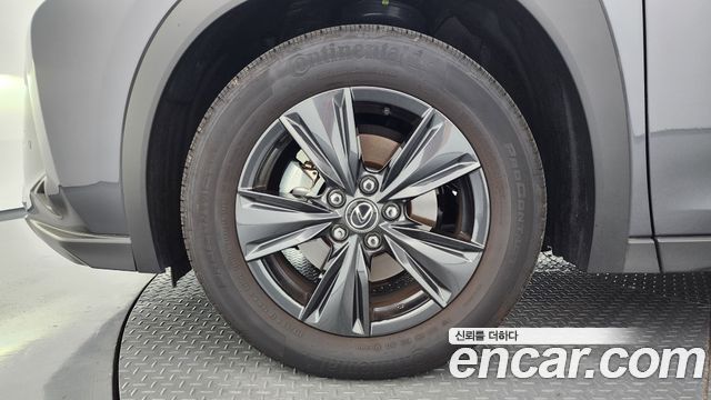 Lexus UX 2026 — photo 5