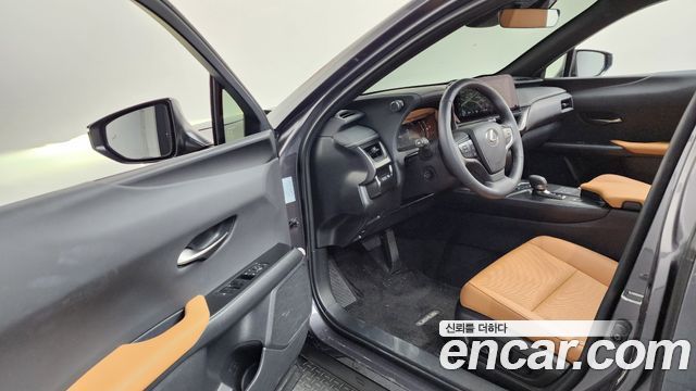 Lexus UX 2026 — photo 13