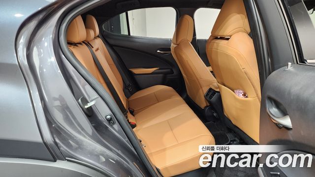 Lexus UX 2026 — photo 17