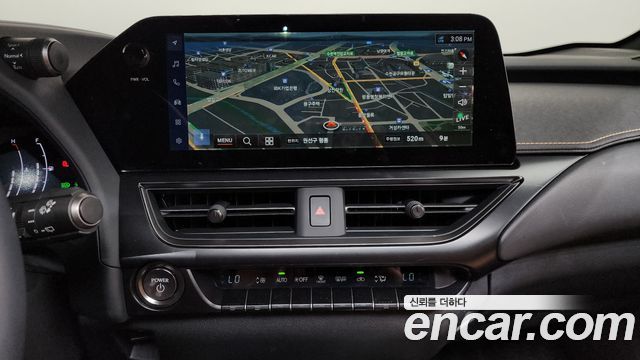 Lexus UX 2026 — photo 19