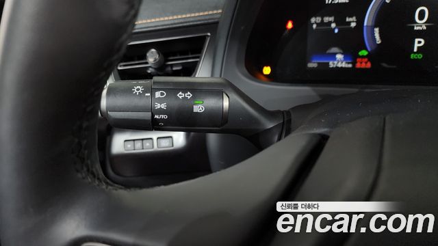 Lexus UX 2026 — photo 22