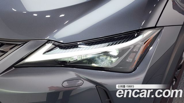 Lexus UX 2026 — photo 8