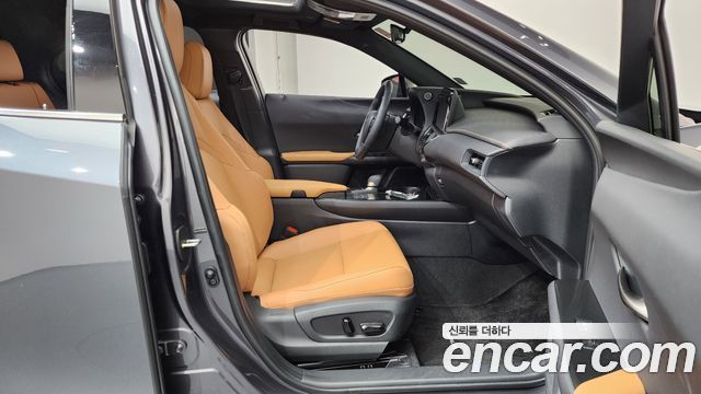 Lexus UX 2026 — photo 16