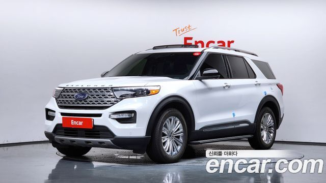 Ford Explorer 2022 — photo 1