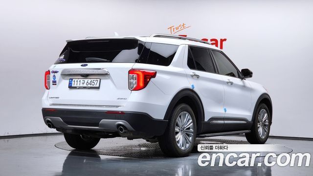Ford Explorer 2022 — photo 2
