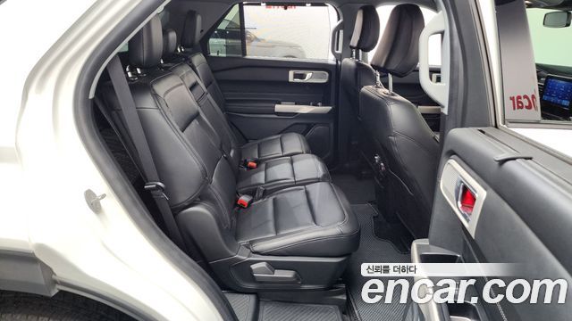 Ford Explorer 2022 — photo 12