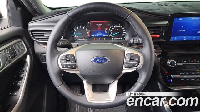 Ford Explorer 2022 — photo 13