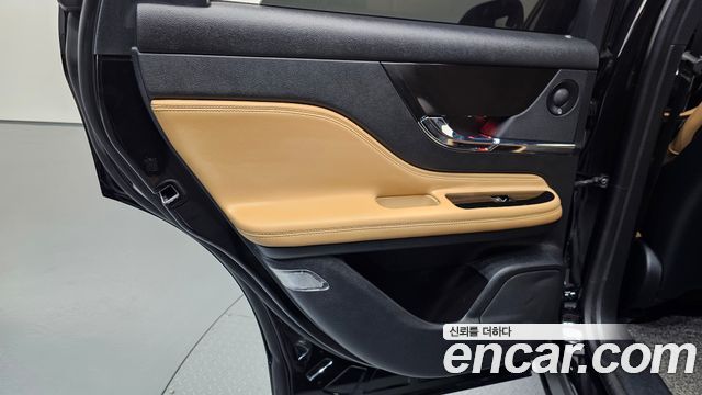 Lincoln Corsair 2021 — photo 15