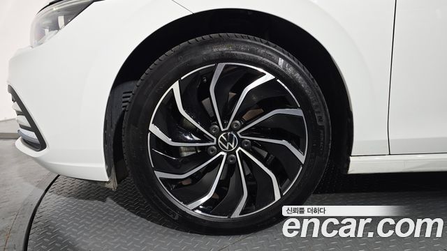 Volkswagen Golf 2024 — photo 5