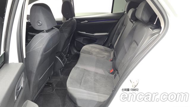 Volkswagen Golf 2024 — photo 17