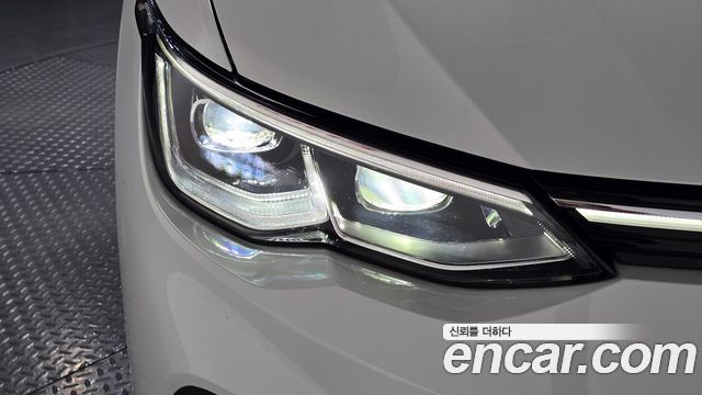 Volkswagen Golf 2024 — photo 8